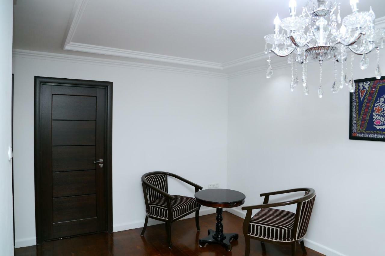 Apartment On Registon Kochasi Szamarkand Kültér fotó